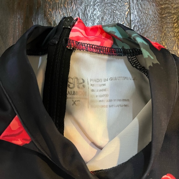 Albion Antigua Rash Guard XS - Picture 3 of 3